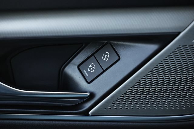New 2024 Jaguar XF R-Dynamic SE AWD/4WD image 20