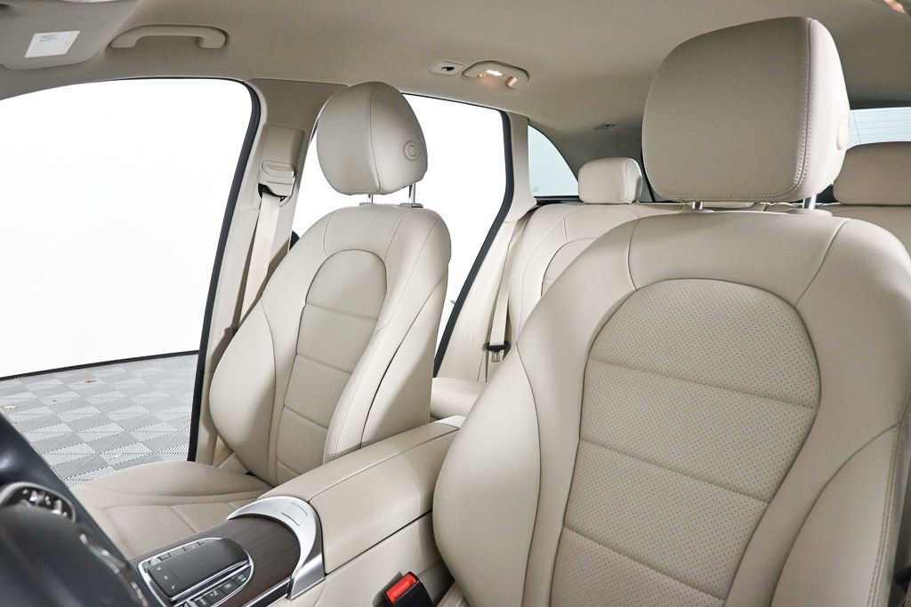 Certified 2022 Mercedes-Benz GLC 300 w/ Premium Package Lite image 5