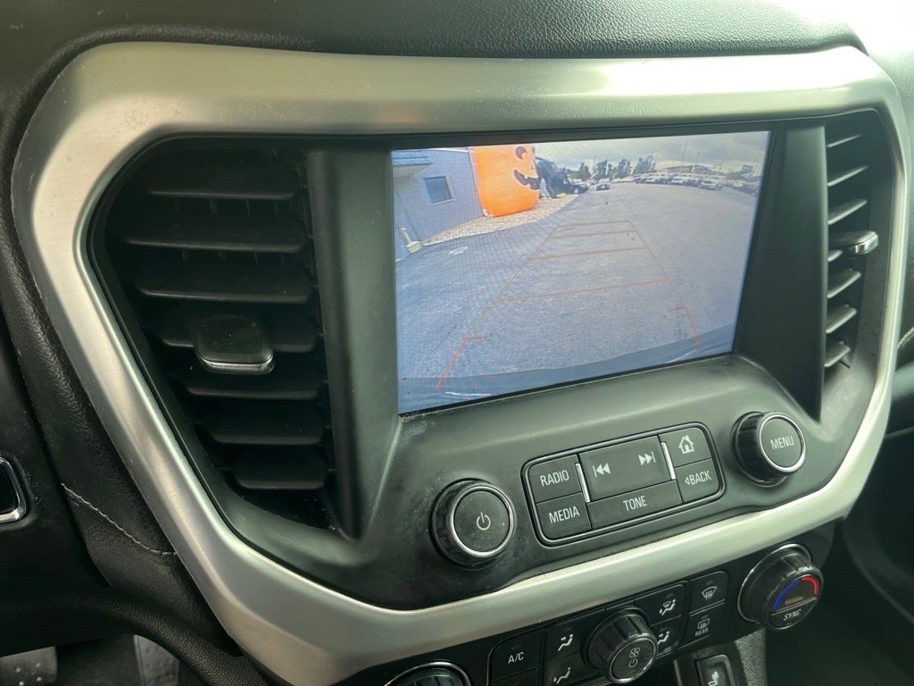 Used 2018 GMC Acadia SLE image 12