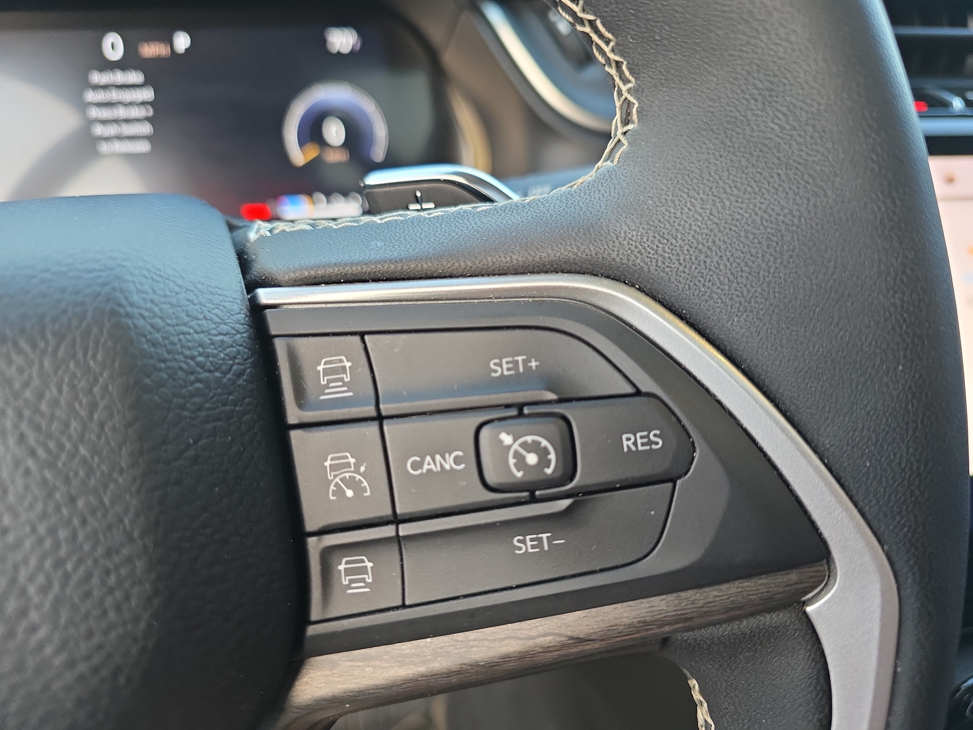 Used 2024 Jeep Grand Cherokee Limited w/ Luxury Tech Group II AWD/4WD image 30