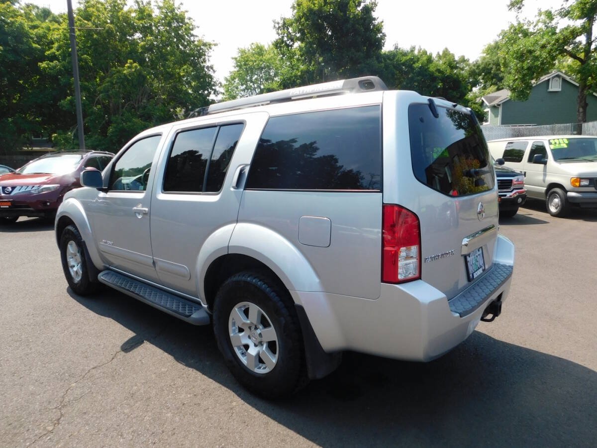Used 2005 Nissan Pathfinder SE Off-Road w/ (P01) SE Off-Road Premium Pkg AWD/4WD image 3