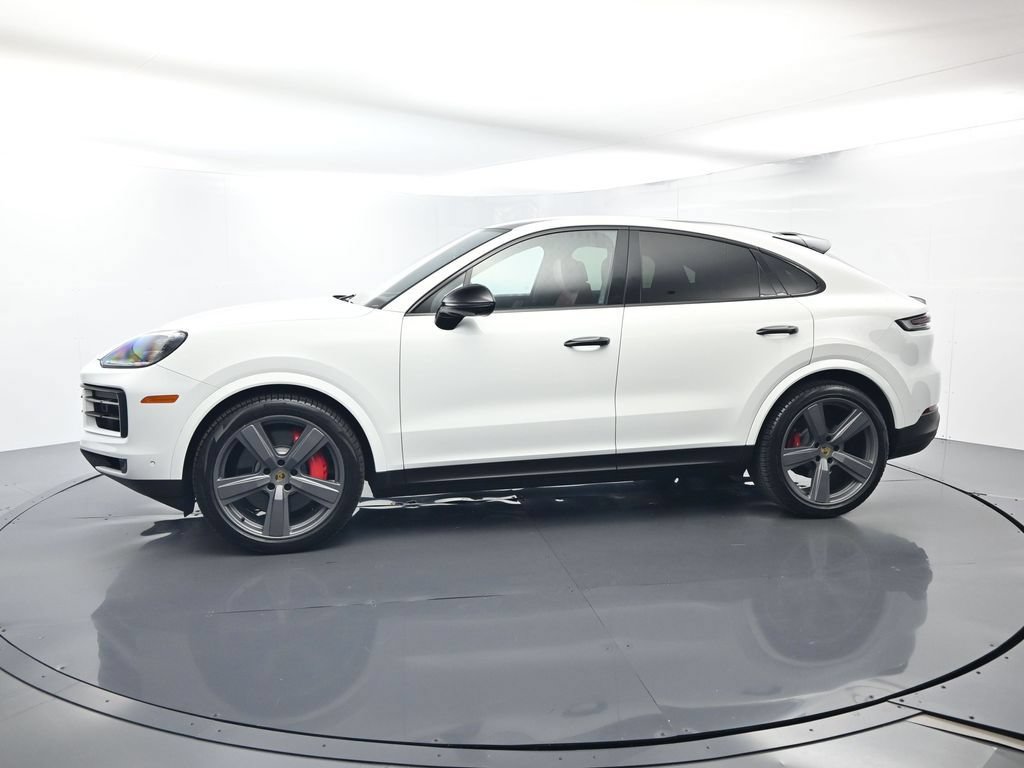 Certified 2024 Porsche Cayenne S AWD/4WD image 2