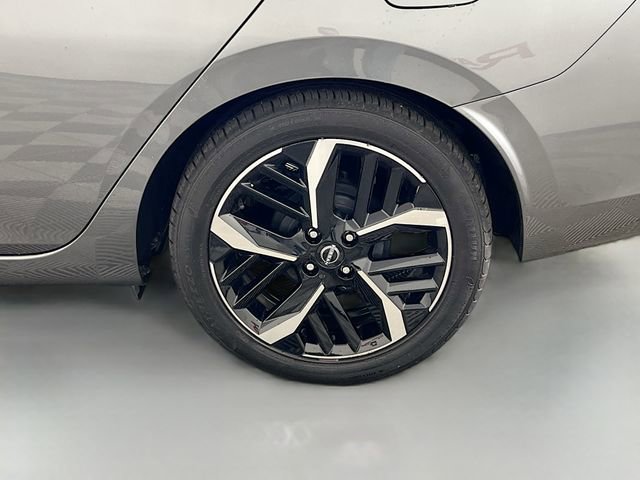 Used 2024 Nissan Versa SR image 35