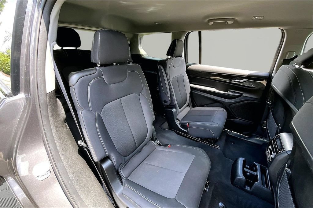 Used 2023 Jeep Grand Cherokee L Laredo w/ MOPAR Finishing Package AWD/4WD image 19