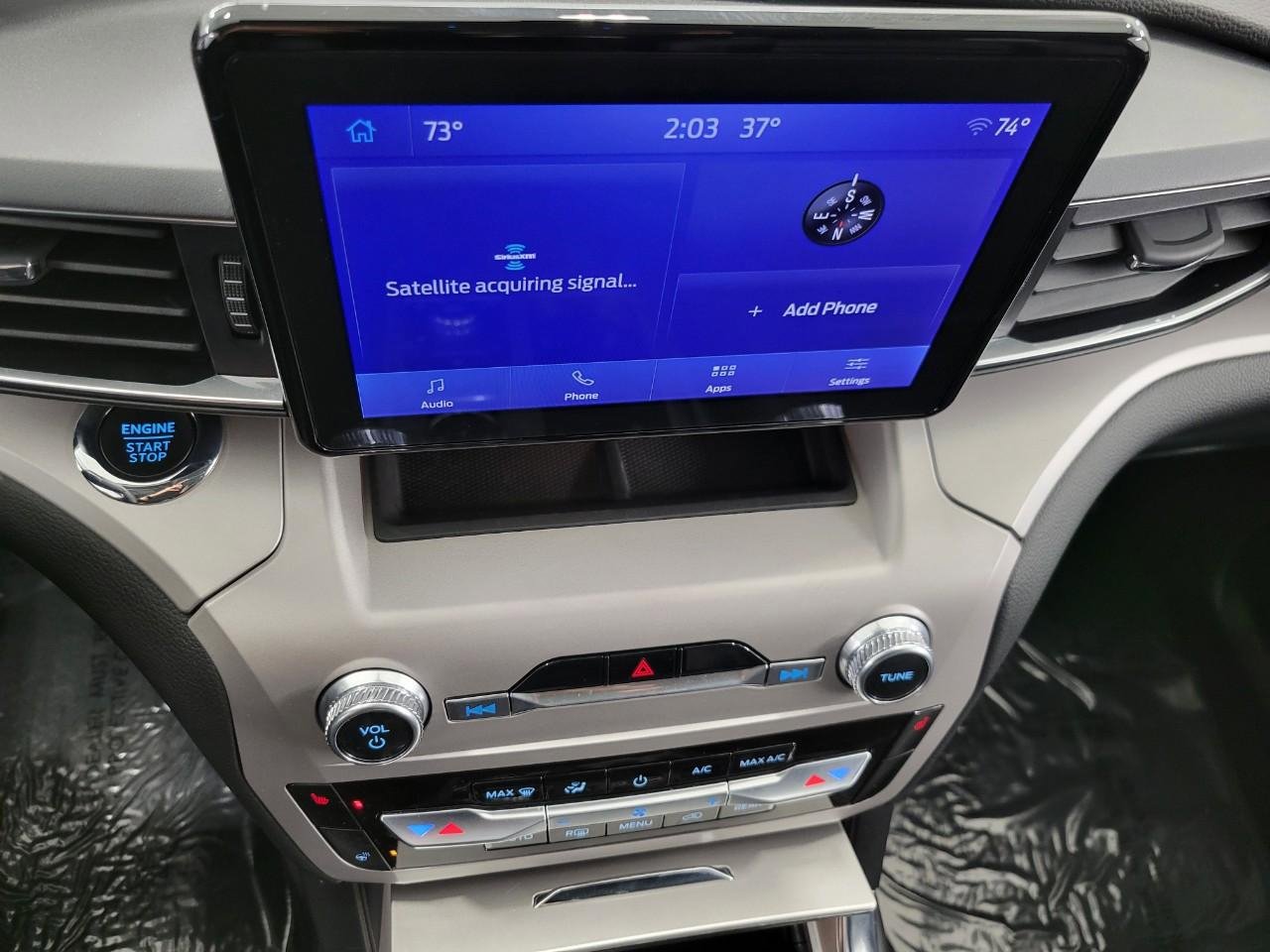 Used 2023 Ford Explorer XLT w/ Equipment Group 202A image 7