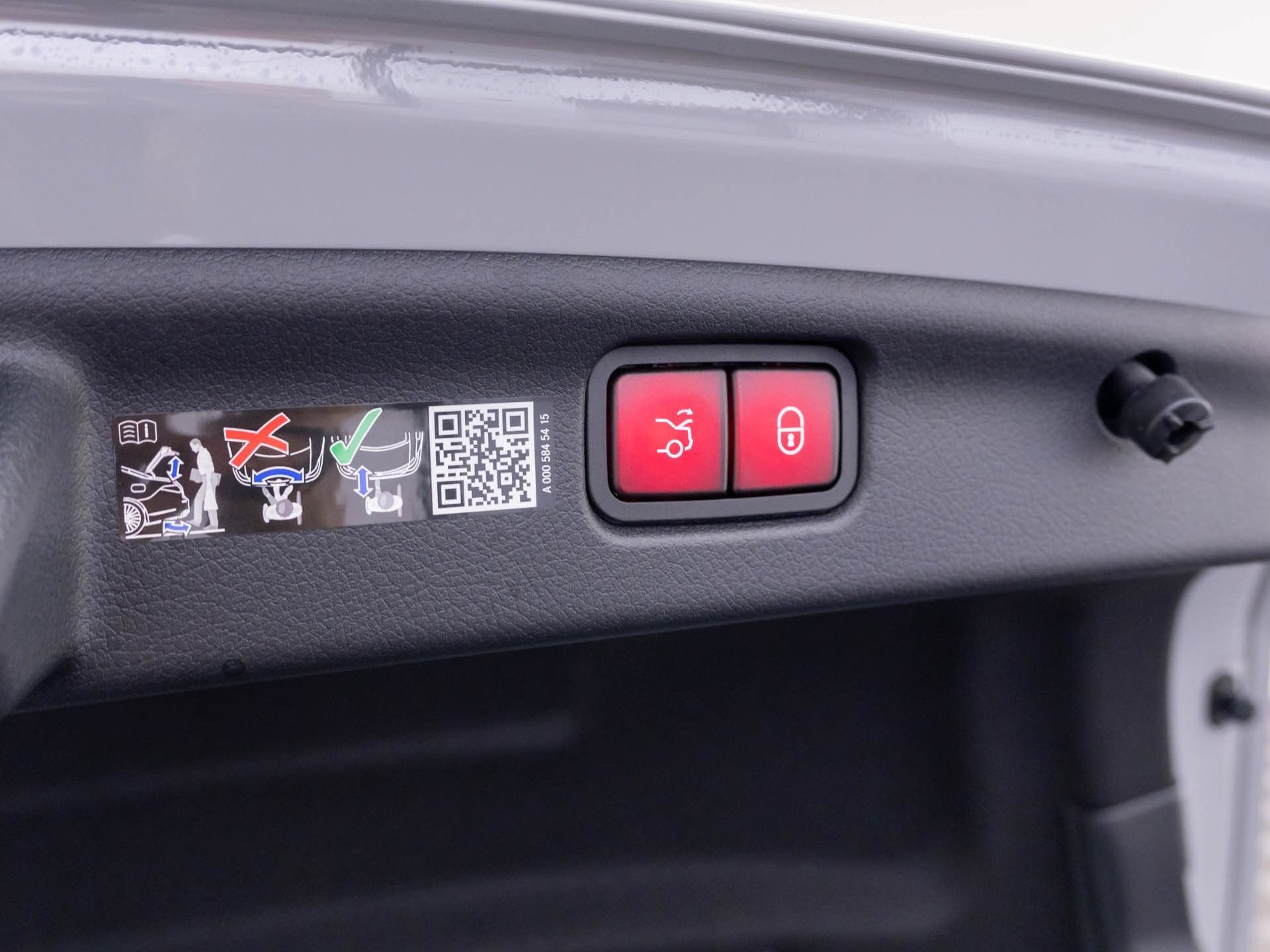New 2026 Mercedes-Benz C 300 4MATIC Sedan image 38