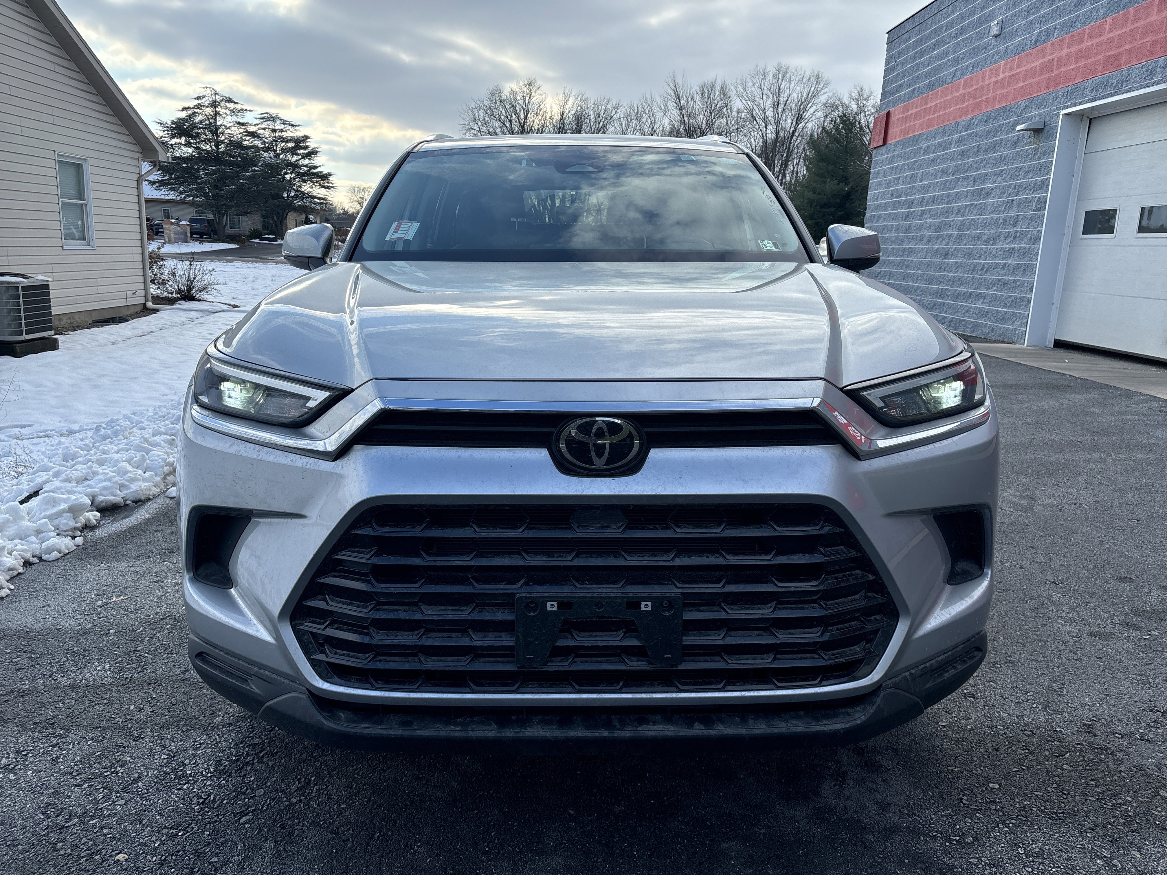 Used 2025 Toyota Grand Highlander AWD image 9