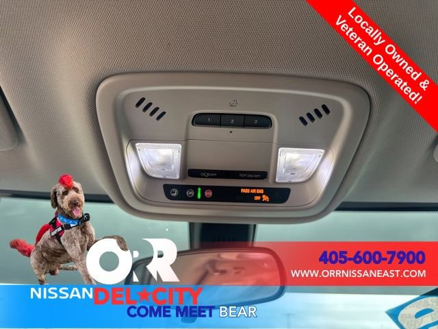 Used 2021 Chevrolet Traverse LT FWD image 29