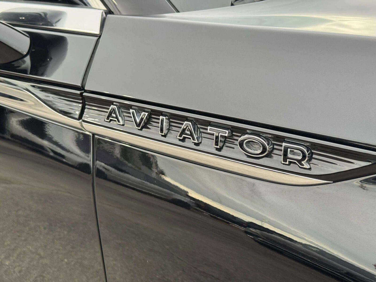Used 2025 Lincoln Aviator Black Label AWD/4WD image 11