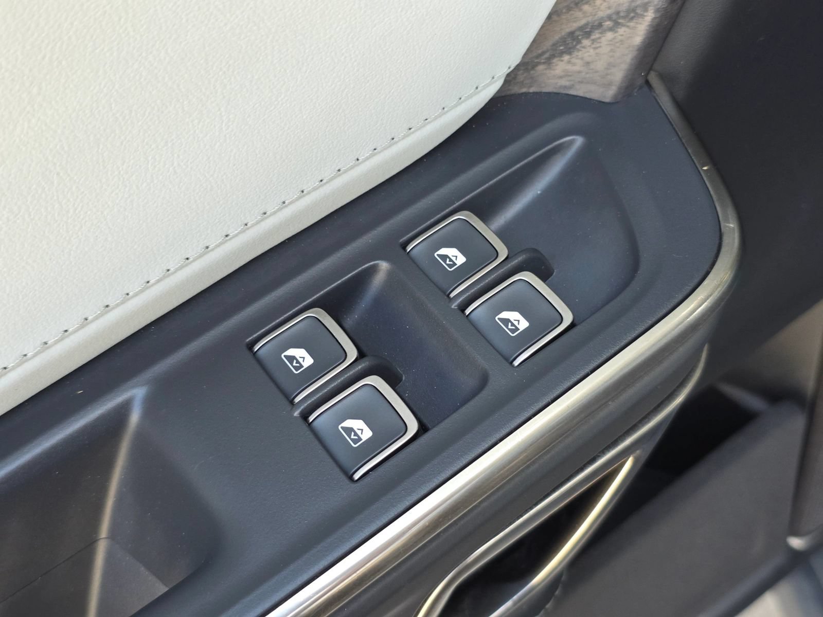 Used 2023 Rivian R1S Adventure Quad AWD/4WD image 24