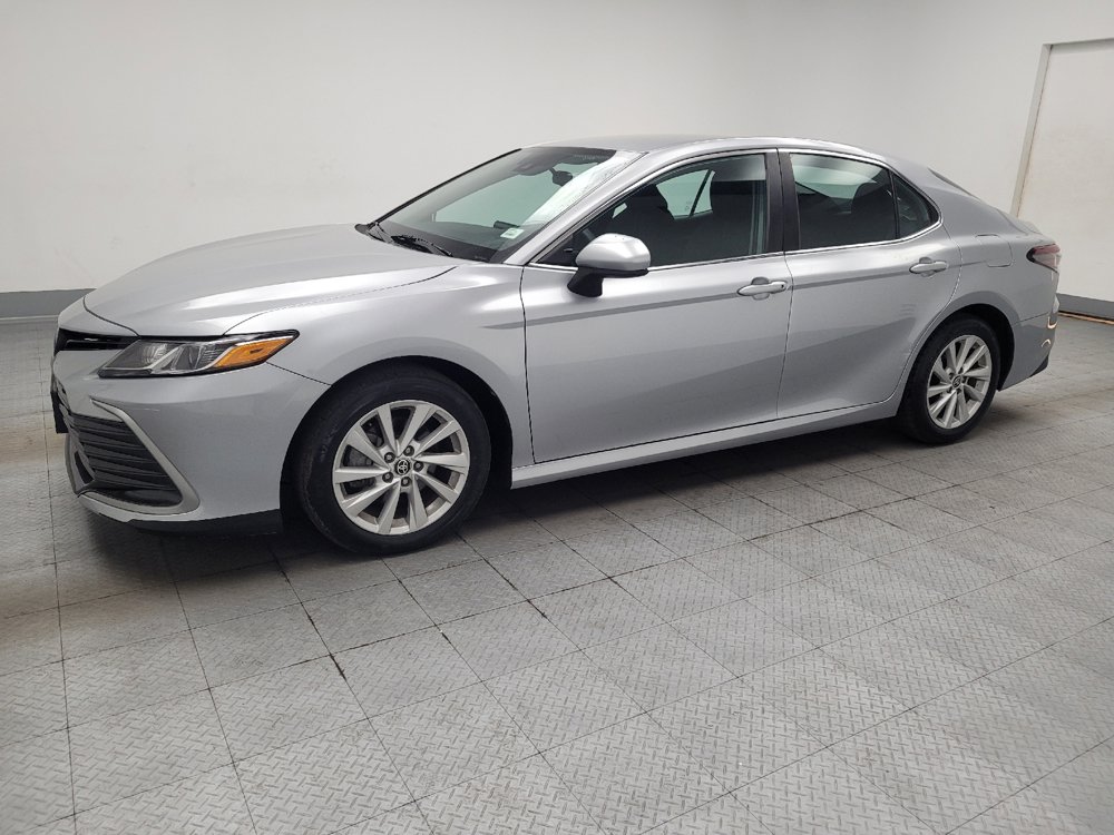 Used 2022 Toyota Camry LE FWD image 2