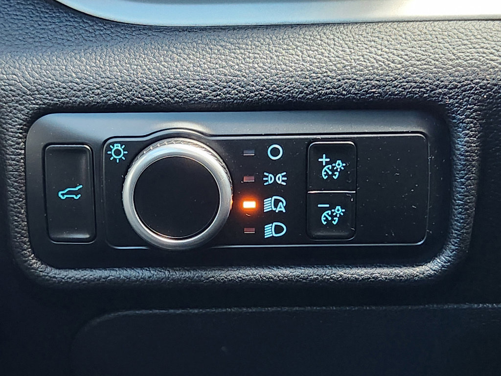 Used 2024 Ford Explorer XLT image 21