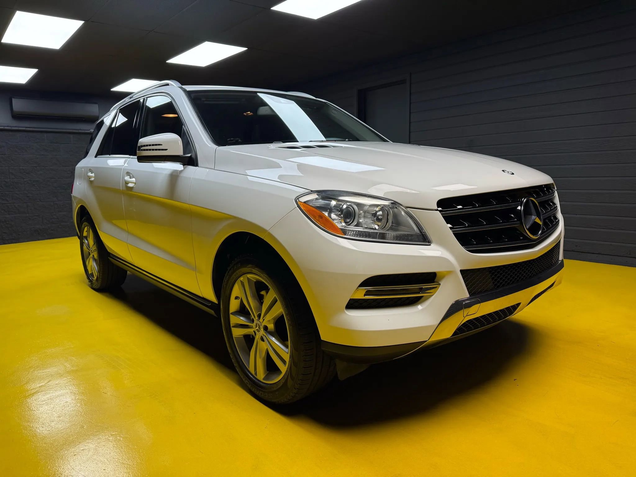 Used 2015 Mercedes-Benz ML 350 4MATIC w/ Premium 1 Package image 4
