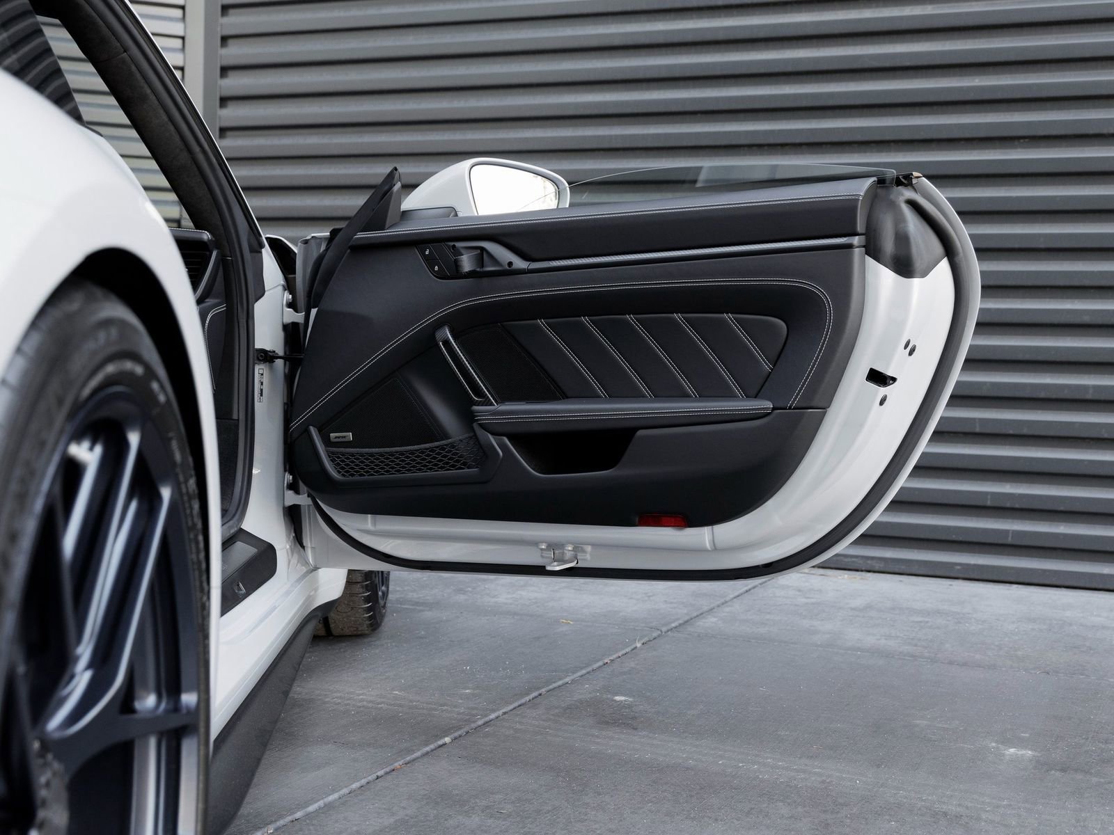 Used 2024 Porsche 911 GT3 RS RWD image 34