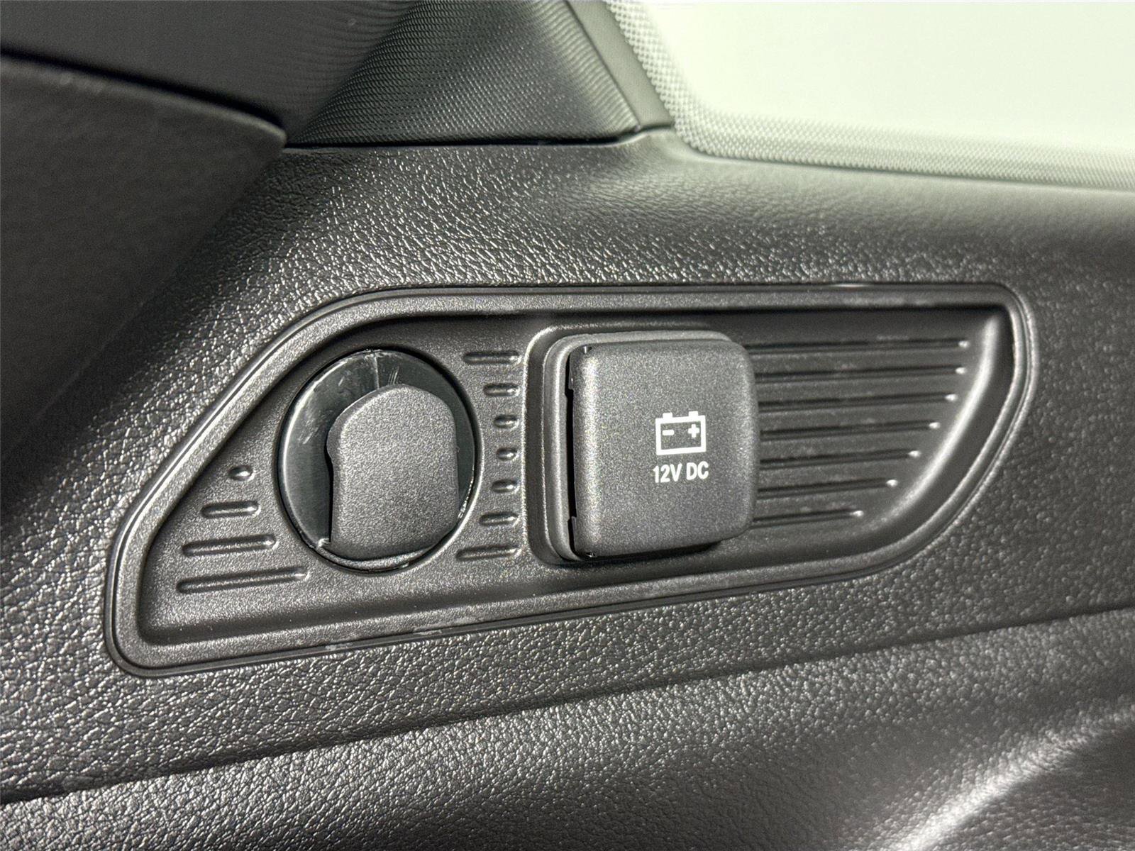 Used 2025 Jeep Grand Cherokee Limited RWD image 40