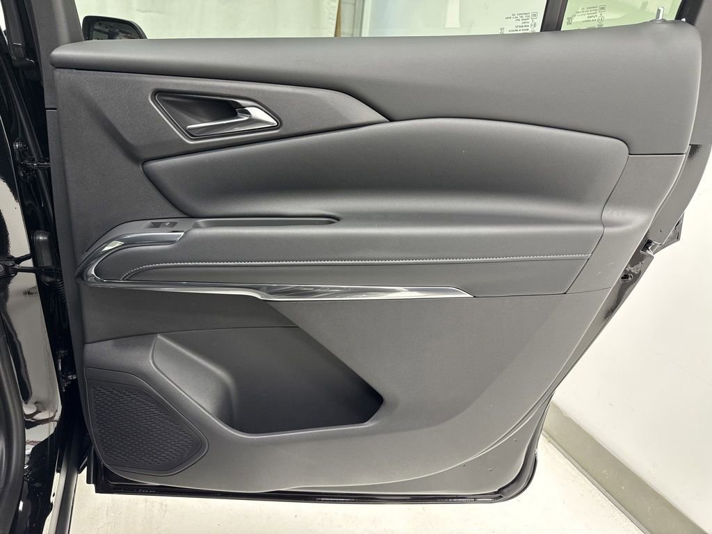 New 2026 Chevrolet Traverse LT w/ Midnight/Sport Edition image 11