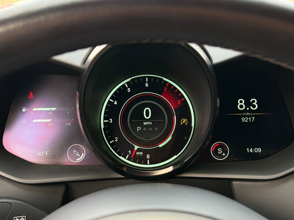 Used 2023 Aston Martin V8 Vantage Coupe image 28