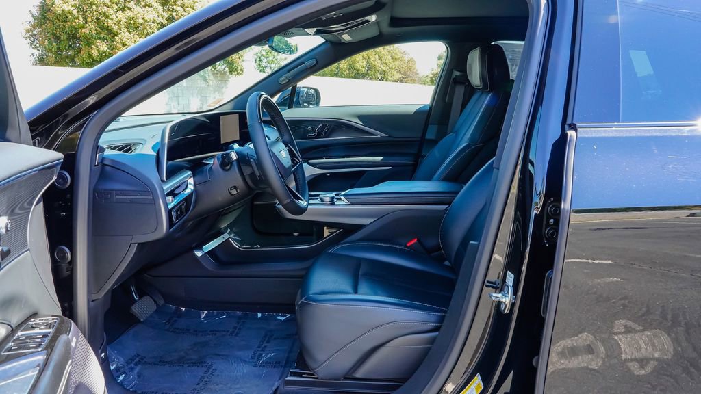 Certified 2024 Cadillac Lyriq Luxury RWD image 13