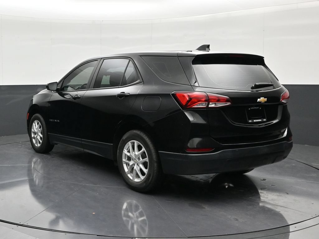 Used 2024 Chevrolet Equinox LS FWD image 3