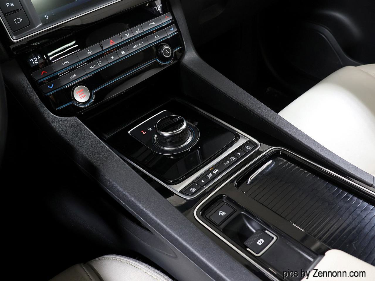 Used 2018 Jaguar F-PACE Prestige image 24