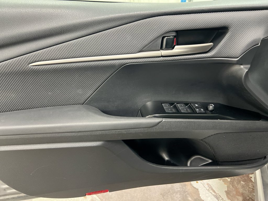 Used 2025 Toyota Camry SE FWD image 20