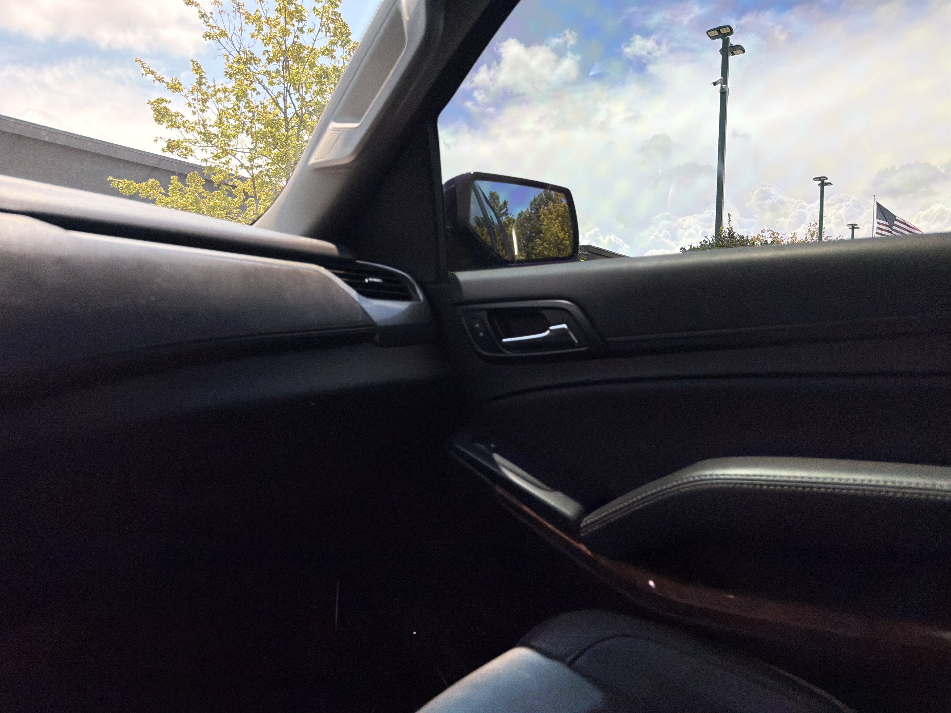 Used 2019 Chevrolet Suburban Premier AWD/4WD image 23