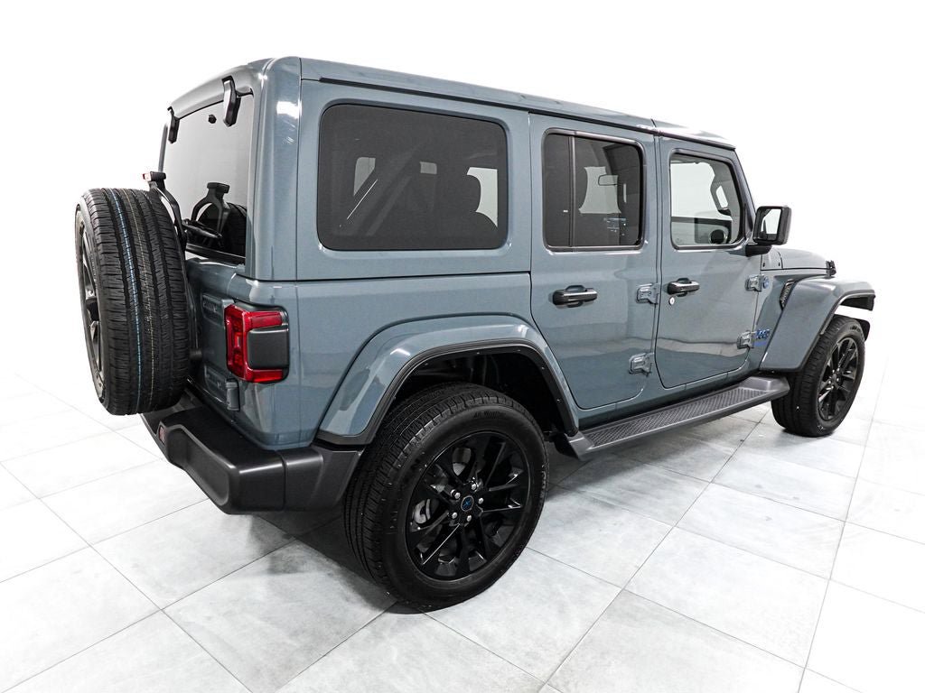 Used 2025 Jeep Wrangler Unlimited Sahara AWD/4WD image 7
