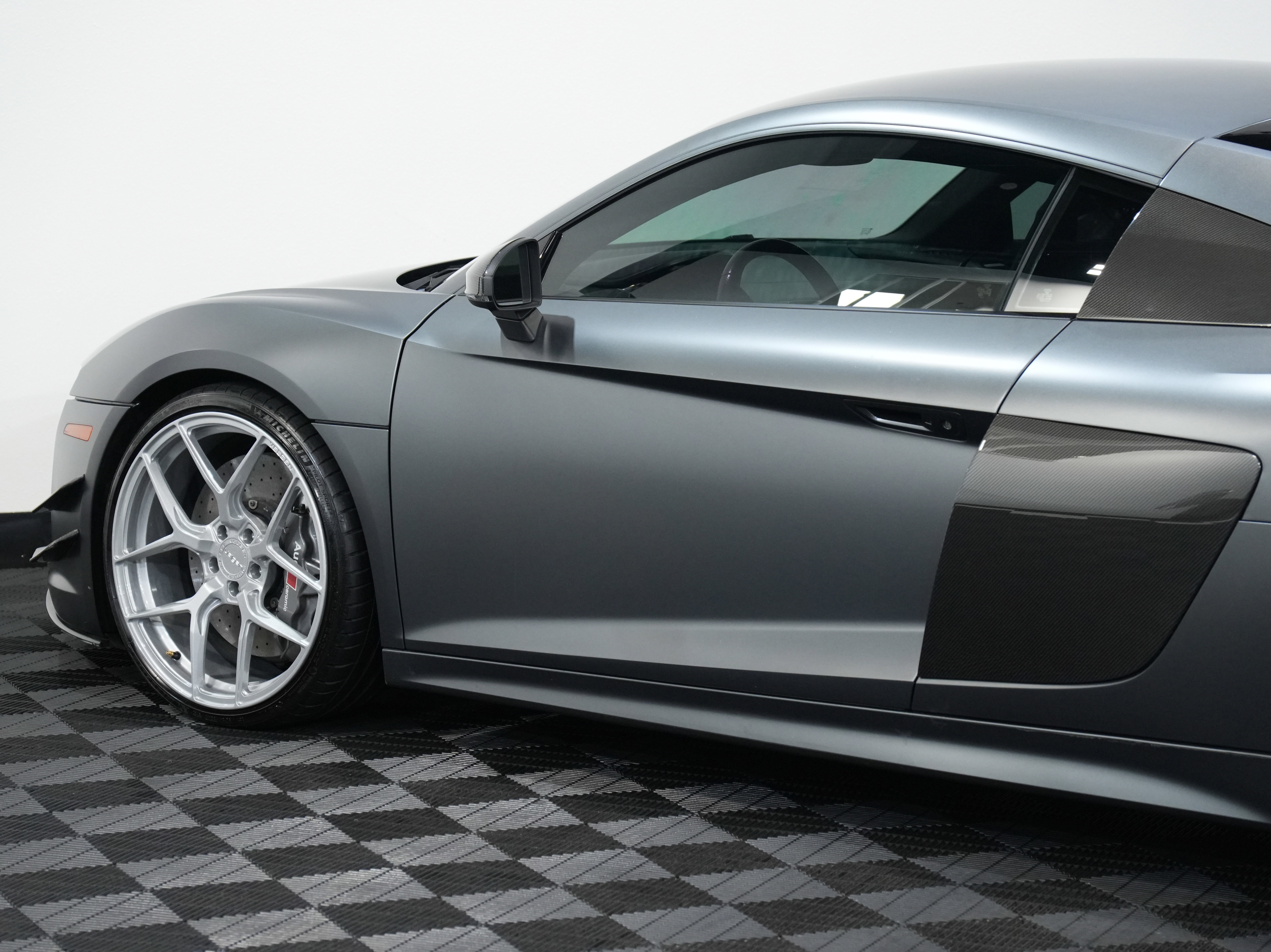 Used 2017 Audi R8 V10 plus image 21
