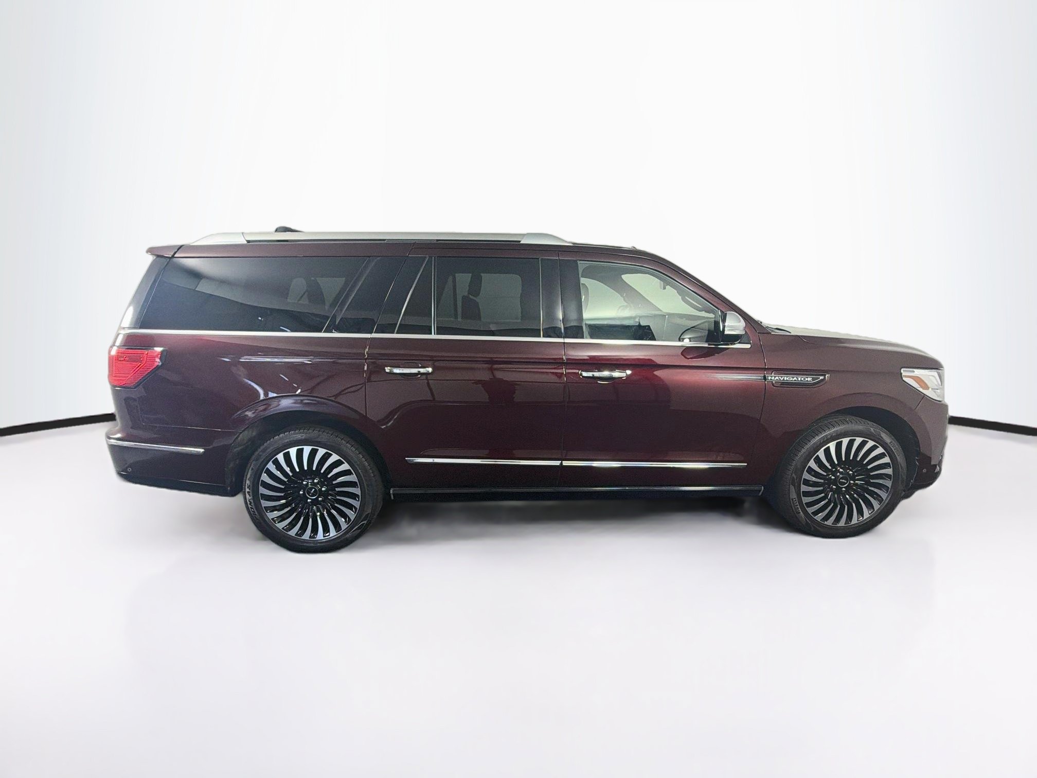 Used 2018 Lincoln Navigator L Black Label w/ Cargo Package AWD/4WD image 10