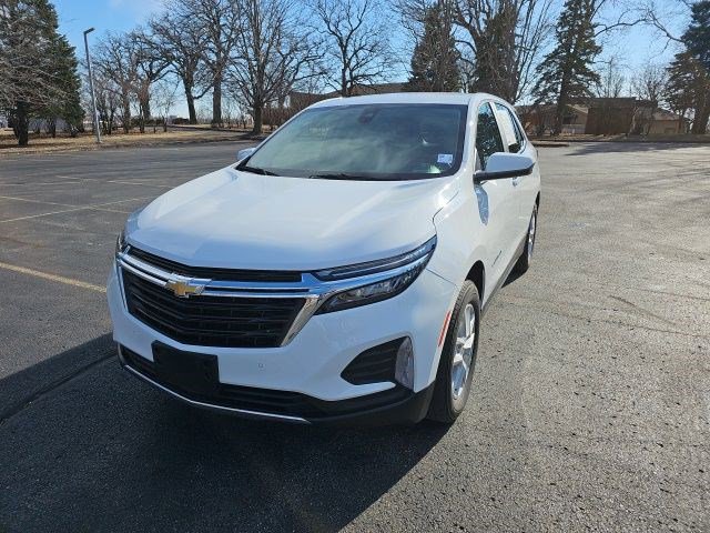 Used 2022 Chevrolet Equinox LT AWD/4WD image 2