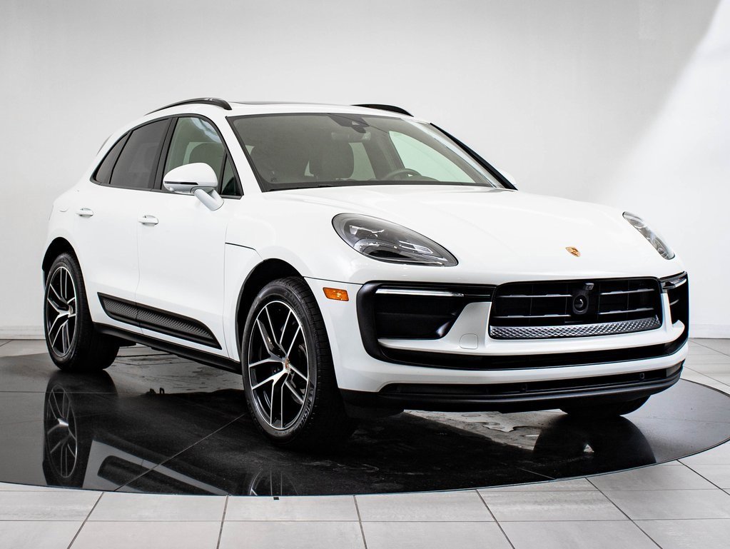 Certified 2024 Porsche Macan image 10