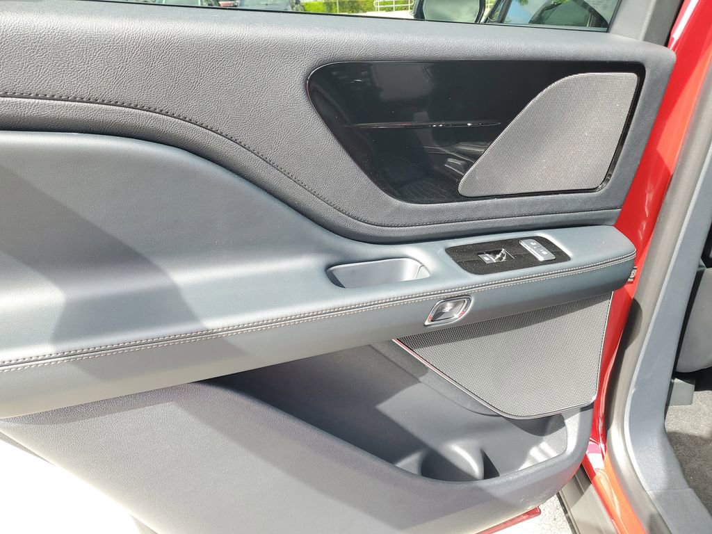 New 2025 Lincoln Aviator 2WD w/ Jet Appearance Package image 9