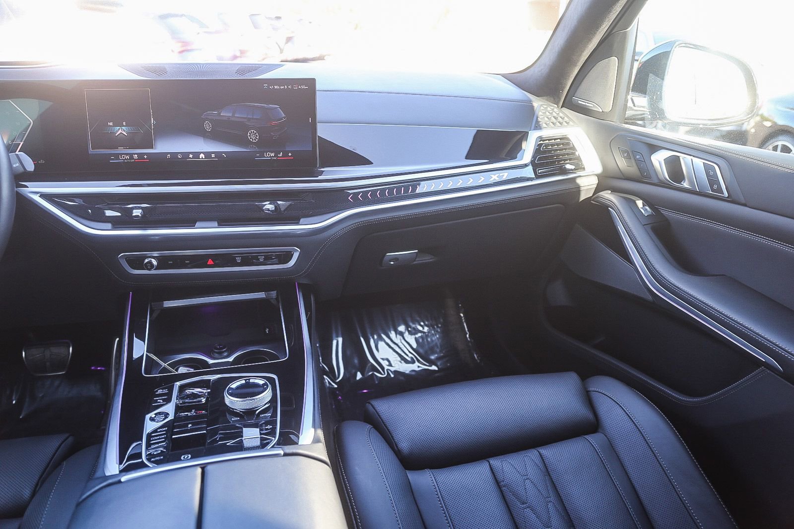 Used 2024 BMW X7 xDrive40i w/ Executive Package image 15