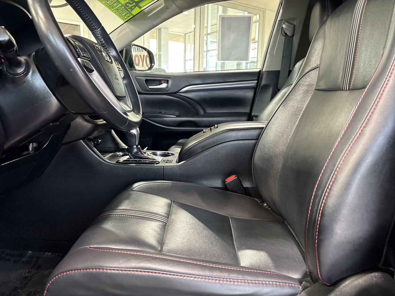 Certified 2019 Toyota Highlander SE FWD image 11