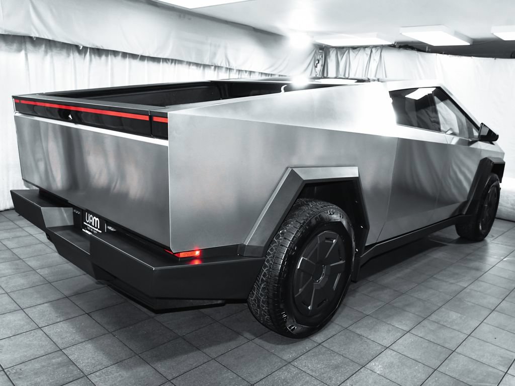 Used 2025 Tesla Cybertruck AWD Crew Cab image 5