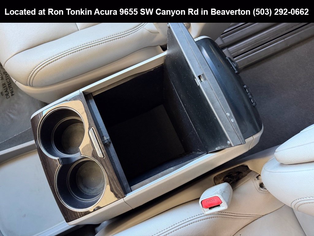 Used 2019 Toyota Sienna XLE w/ XLE Navigation Package FWD image 26