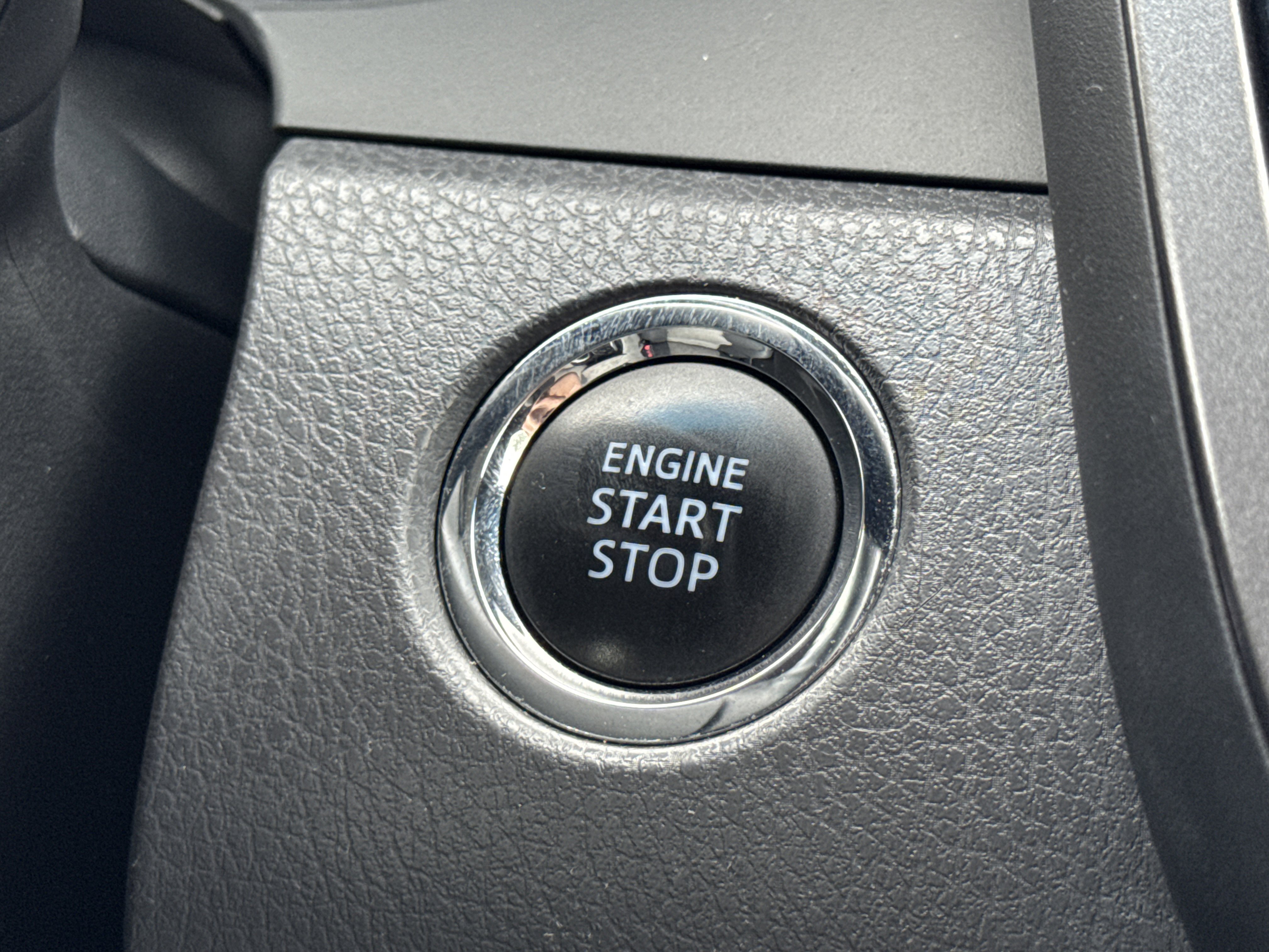 Used 2018 Toyota Camry XLE FWD image 8