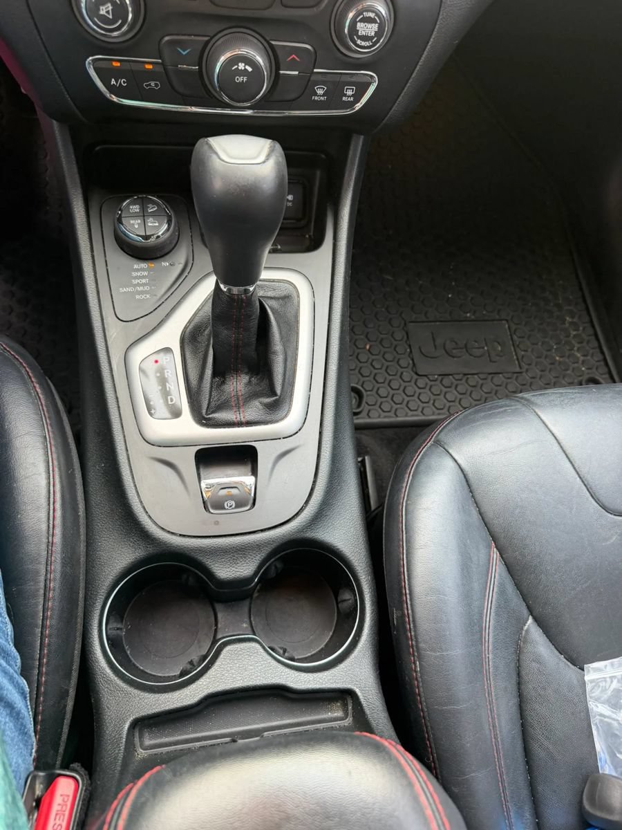 Used 2014 Jeep Cherokee Trailhawk w/ Leather Interior Group AWD/4WD image 7