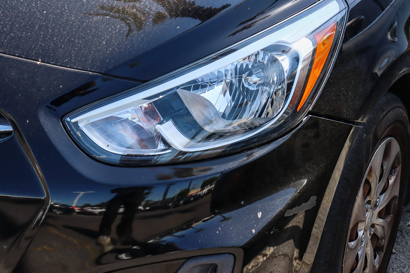 Used 2015 Hyundai Accent GLS FWD image 2