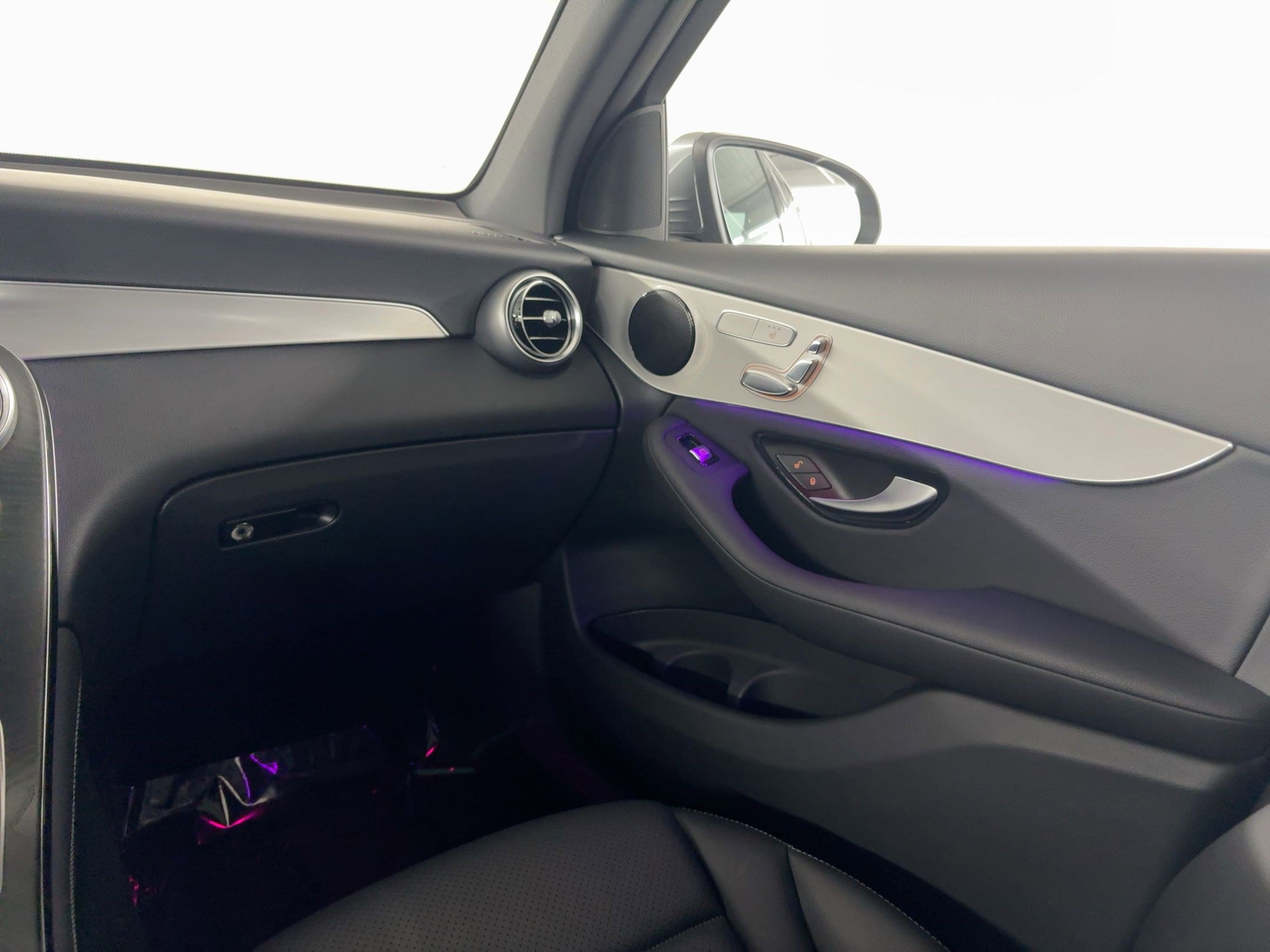 Used 2021 Mercedes-Benz GLC 300 GLC 300 image 29