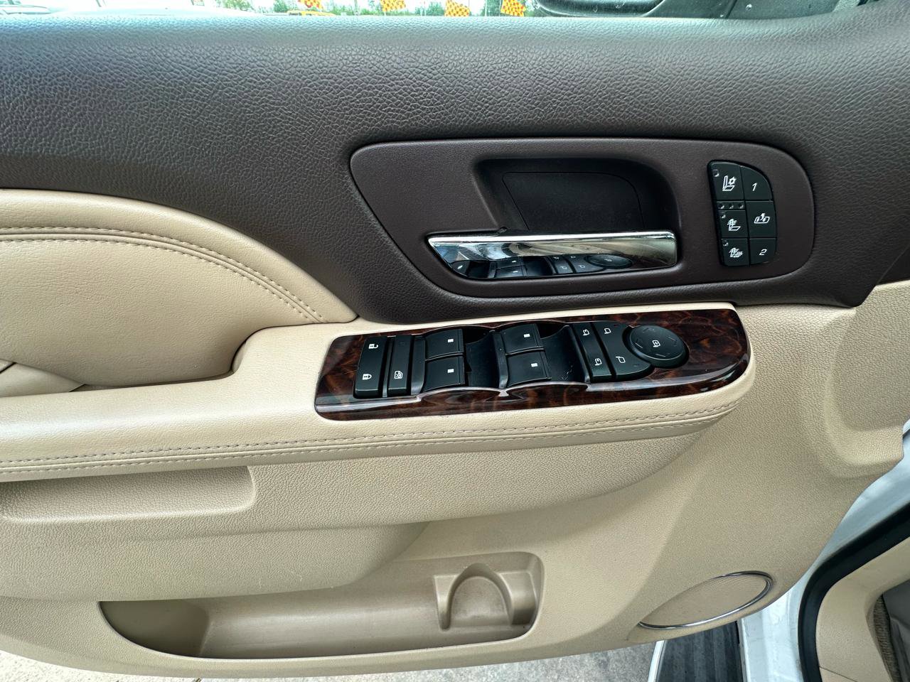 Used 2014 GMC Yukon XL Denali image 9