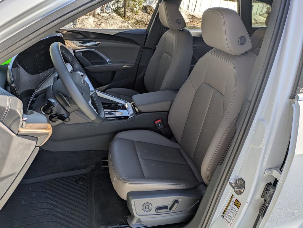 Certified 2025 Audi Q5 Premium w/ Convenience Package AWD/4WD image 8