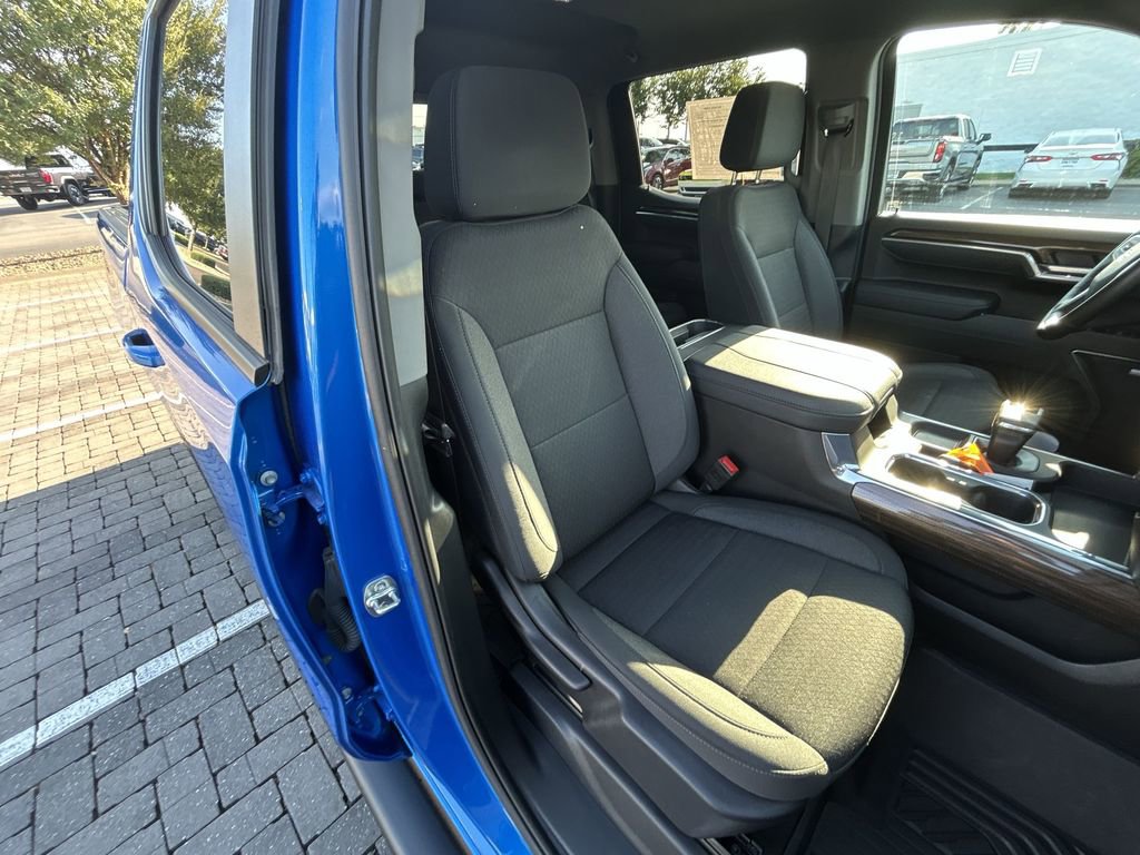 Certified 2025 Chevrolet Silverado 1500 RST image 33
