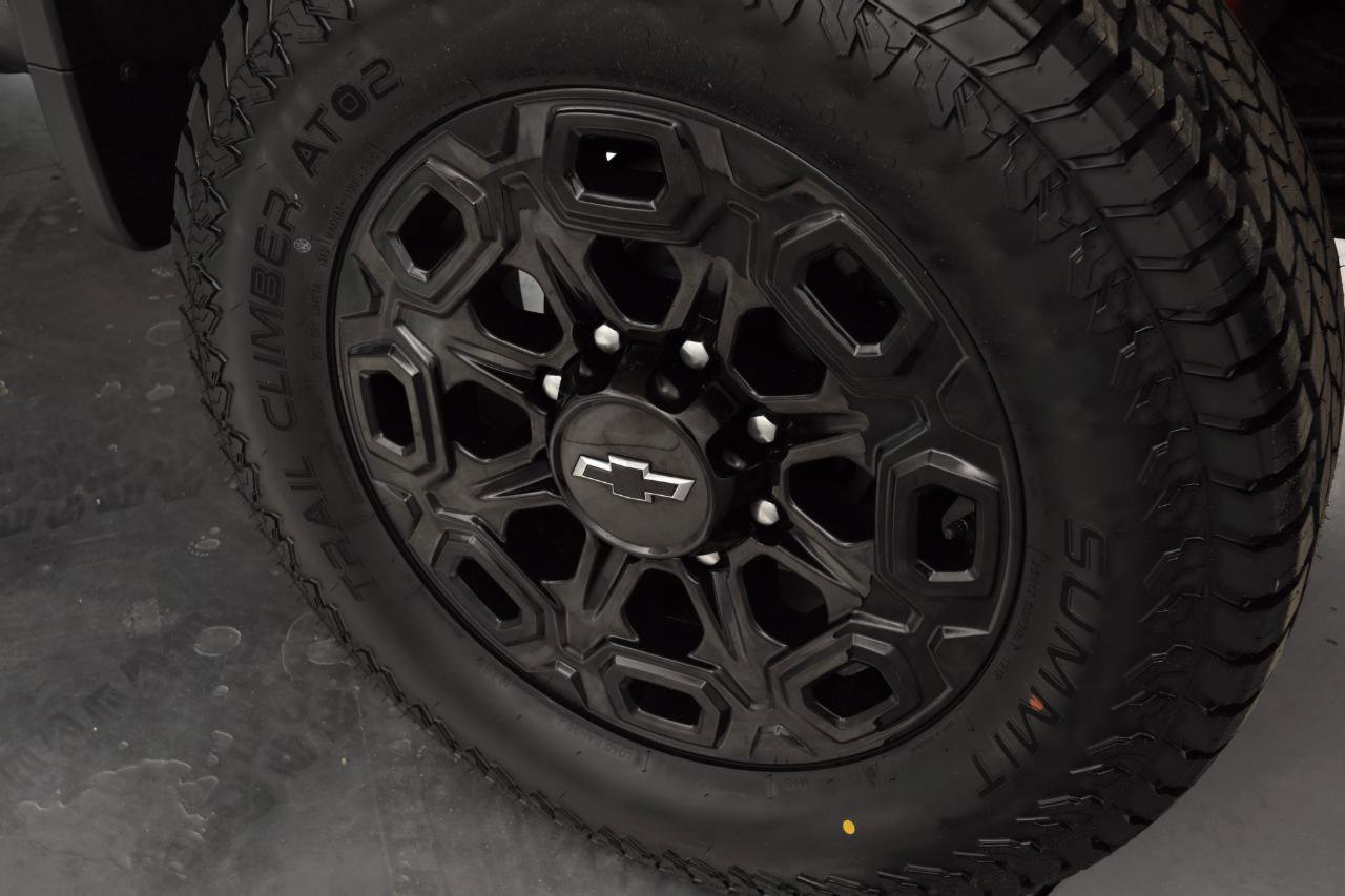 Used 2024 Chevrolet Silverado 2500 LTZ w/ LTZ Plus Package image 10