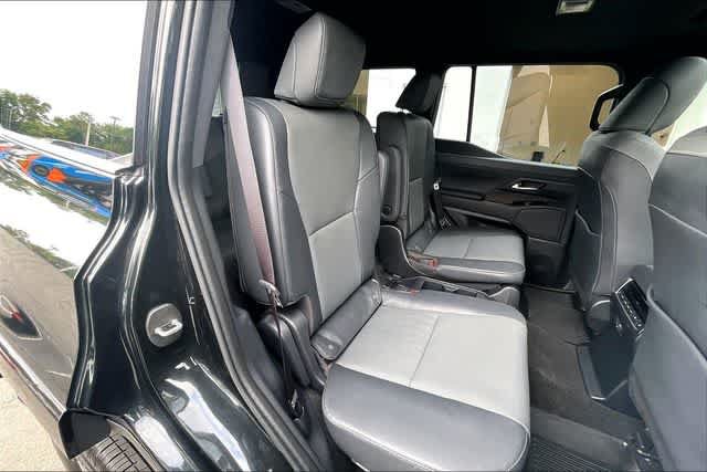 Used 2025 Lexus GX 550 w/ Accessory Package (2T) AWD/4WD image 25