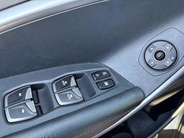 Used 2017 Hyundai Santa Fe SE AWD/4WD image 12