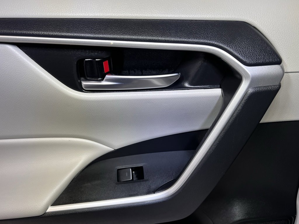 Used 2024 Toyota RAV4 XLE image 41