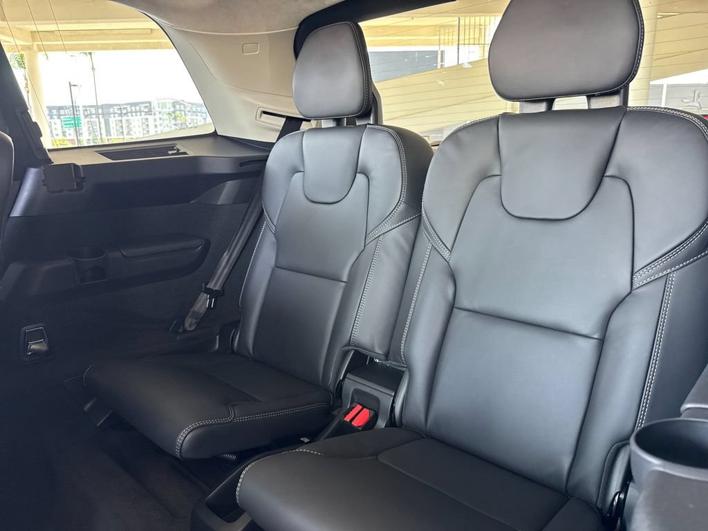 New 2026 Volvo XC90 T8 Ultra w/ Lounge Package AWD/4WD image 14