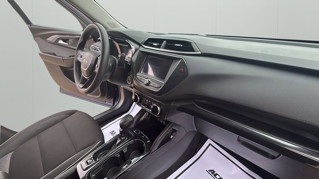 Used 2023 Chevrolet TrailBlazer LT FWD image 36