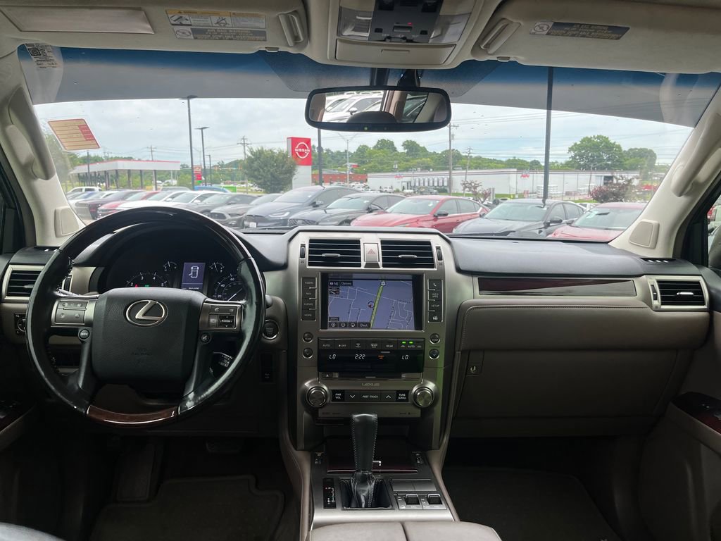 Used 2017 Lexus GX 460 Premium AWD/4WD image 23